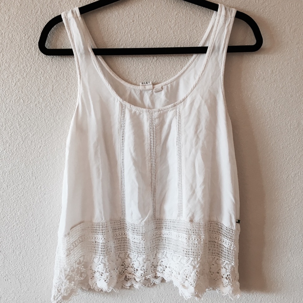 ✨Roxy crochet detailed tank✨
